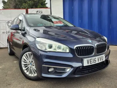 Begagnad BMW 218 Luxury Line 136 HK (100 kW) 2015 Blå Kombi