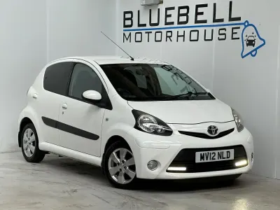 Used Toyota Aygo 68 HP (50 kW) 2012 White Hatchback