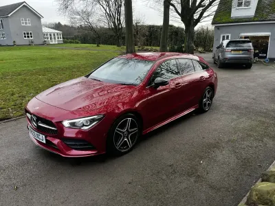 Usado Mercedes CLA200 Shooting Brake Executive 2023 Vermelho Carrinha