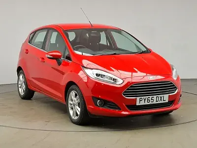 Used Ford Fiesta Zetec 100 HP (73 kW) 2016 Red Hatchback
