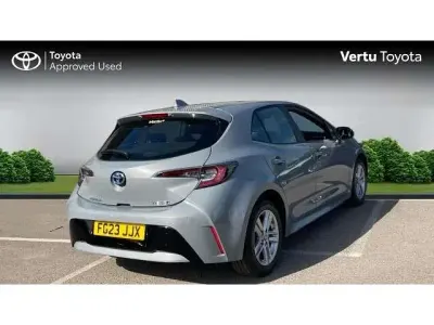 Gebraucht Toyota Corolla 120 PS (88 kW) 2023 Grau Kleinwagen