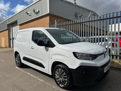 Used Citroën Berlingo 100 HP (73 kW) 2024 White MPV