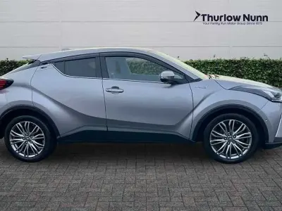 Używany Toyota C-HR 122 KM (89 kW) 2021 Srebrny SUV