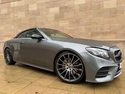 Usado Mercedes E300 AMG line 2020 Cinzento Cabrios