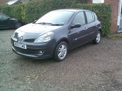 Used Renault Clio II Dynamique 2007 Grey Hatchback