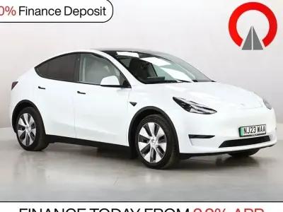 Begagnad Tesla Model Y Long Range AWD 378 kW (514 HK) 2023 Vit SUV