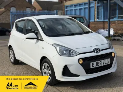 Used Hyundai i10 SE 67 HP (49 kW) 2018 White Hatchback