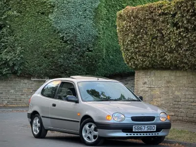 Used Toyota Corolla SR 110 HP (80 kW) 1998 Silver Hatchback