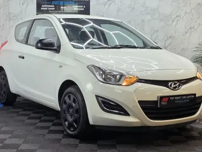 Używany Hyundai i20 Classic 85 KM (62 kW) 2013 Biały Hatchback