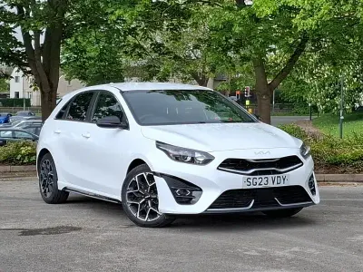 Gebraucht Kia Ceed GT-Line 158 PS (116 kW) 2023 Weiß Kleinwagen