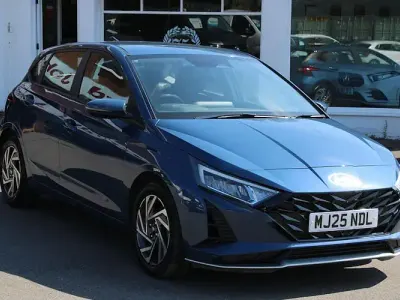Used Hyundai i20 Advanced 101 HP (74 kW) 2025 Blue Hatchback