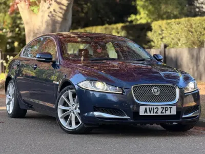 Begagnad Jaguar XF Premium Luxury 2012 Blå Sedan