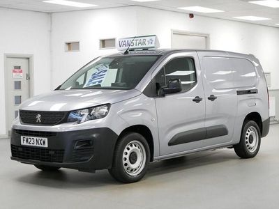 Used Peugeot Partner Premium 100 HP (73 kW) 2023 Grey MPV