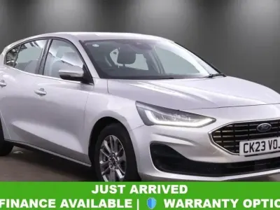 Używany Ford Focus Titanium 2023 Srebrny Hatchback