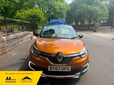 Used Renault Captur Dynamique 90 HP (66 kW) 2017 Orange/black SUV