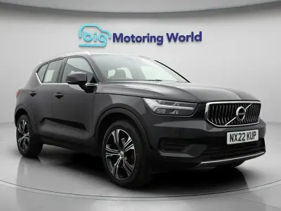 Usado Volvo XC40 Inscription 211 CV (155 kW) 2022 Negro SUV