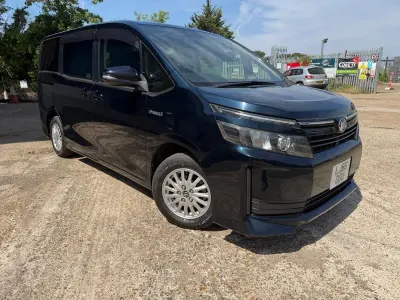 Used Toyota Voxy 2016 Blue
