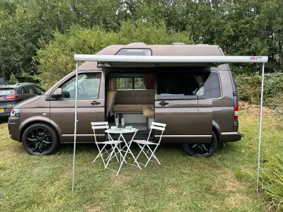 Used VW T5 140 HP (102 kW) 2012 Brown Van
