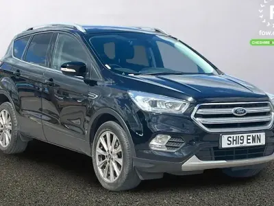 Gebraucht Ford Kuga Titanium 150 PS (110 kW) 2019 Schwarz SUV