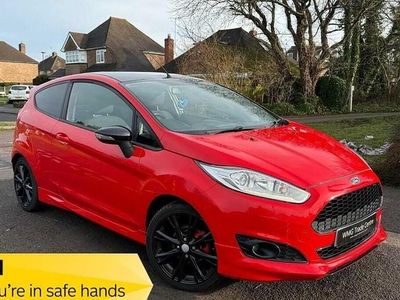 Used Ford Fiesta Zetec 140 HP (102 kW) 2015 Red Hatchback