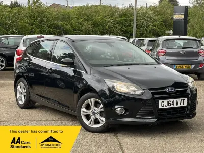 Used Ford Focus Zetec 125 HP (91 kW) 2014 Black Hatchback