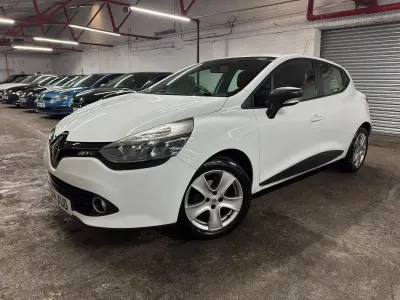 Used Renault Clio Expression+ 90 HP (66 kW) 2014 White Hatchback