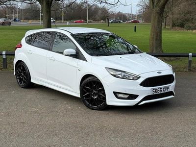 Used Ford Focus ST-Line 2016 White Hatchback