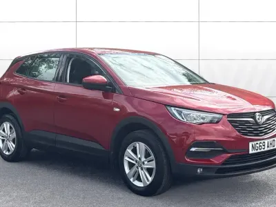 Używany Vauxhall Grandland X 130 KM (95 kW) 2020 Czerwony SUV