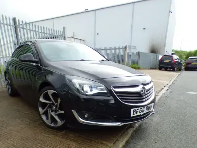 Używany Vauxhall Insignia SRi 170 KM (125 kW) 2016 Czarny Hatchback