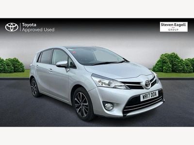 Used Toyota Verso Design 147 HP (108 kW) 2017 Silver MPV