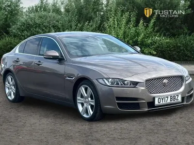 Używany Jaguar XE Portfolio 180 KM (132 kW) 2017 Brązowy Sedan/Limuzyna