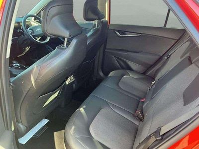 Used Kia Niro 139 HP (102 kW) 2023 Orange SUV