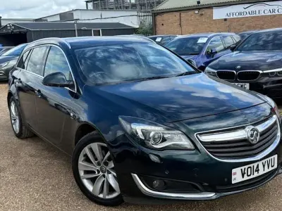 Used Vauxhall Insignia Elite 163 HP (119 kW) 2014 Green Estate