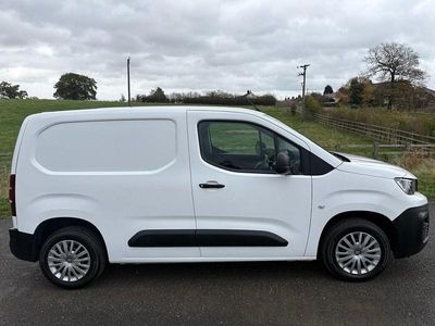White Used 2020 Peugeot Partner MPV | £7,990 (Fair price)