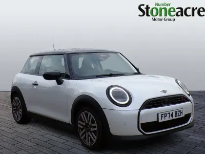Used Mini Cooper Classic 200 HP (147 kW) 2024 White Hatchback