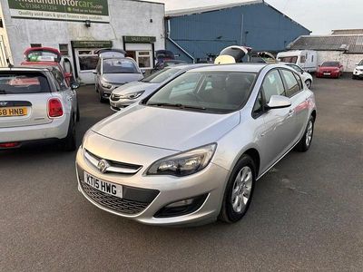 Used Vauxhall Astra Design Edition 110 HP (80 kW) 2015 Silver Hatchback