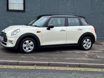 Used Mini Cooper D Hatch 2016 White Hatchback