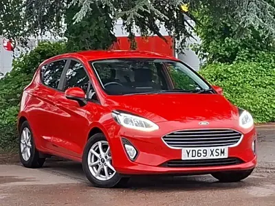 Used Ford Fiesta Zetec 100 HP (73 kW) 2019 Red Hatchback
