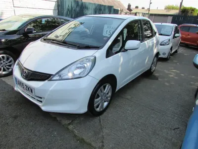 Second-hand Honda Jazz ES 2015 Alb Hatchback