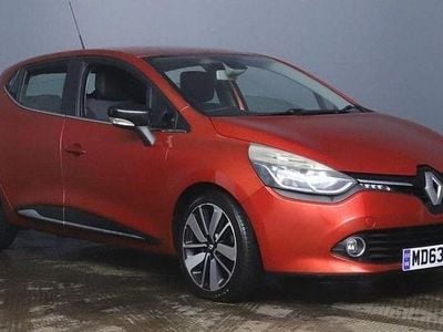 Used Renault Clio IV Dynamique 90 HP (66 kW) 2014 Red Hatchback