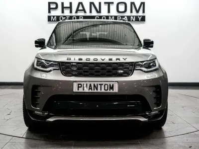 Usado Land Rover Discovery 5 SE Dynamic 300 HP (220 kW) 2022 Prateado SUV