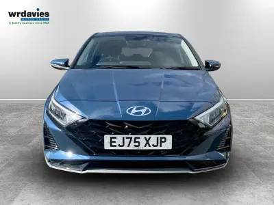 Used Hyundai i20 Premium 100 HP (73 kW) 2025 Blue metallic Hatchback