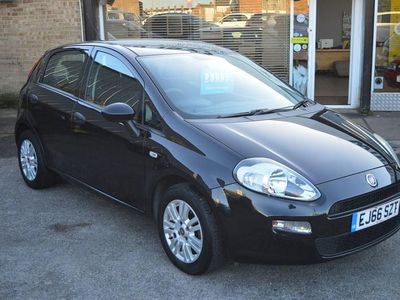 Used Fiat Punto Pop 69 HP (50 kW) 2016 Black Hatchback