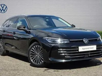 New VW Passat Elegance 204 HP (150 kW) 2026 Black Estate