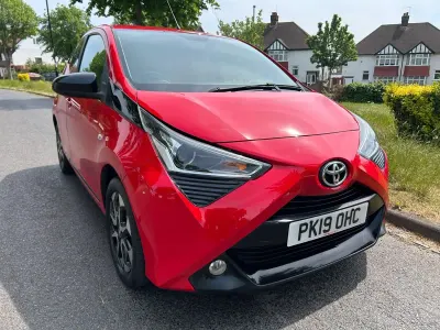 Used Toyota Aygo Trend 72 HP (52 kW) 2019 Red Hatchback