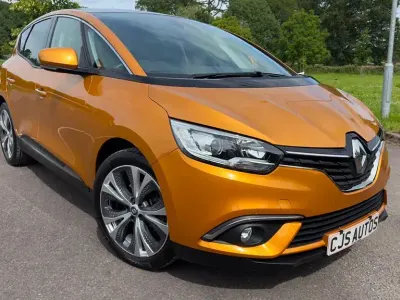 Used Renault Scenic E-Tech Dynamique 130 HP (95 kW) 2017 Yellow MPV
