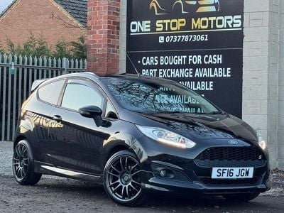 Black Used 2016 Ford Fiesta Zetec Hatchback | £3,995 (Good price)