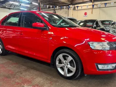 Used Skoda Rapid Elegance 105 HP (77 kW) 2014 Red Hatchback