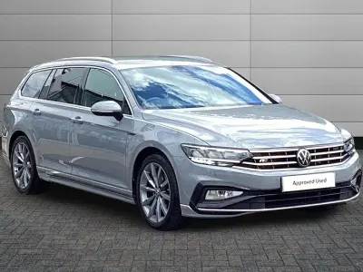 Used VW Passat R-line 148 HP (108 kW) 2023 Moonstone grey Estate