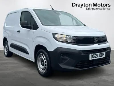 Used Vauxhall Combo S 100 HP (73 kW) 2024 White MPV